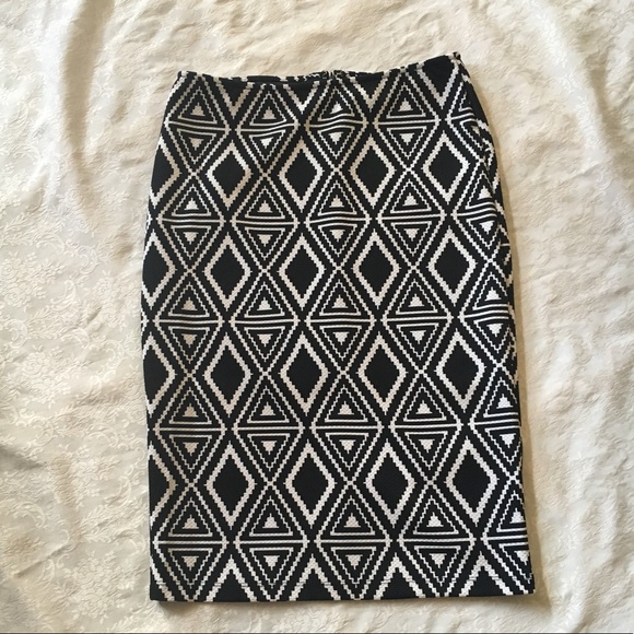 bobeau Dresses & Skirts - 🖤❣️ Bobeau Geometric Pencil Skirt ❣️🖤